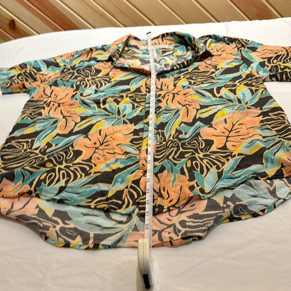 Free People Lightweight Button Up in Size Large - Picture 10 of 15